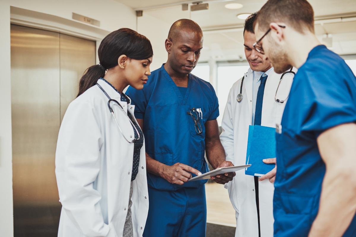 Doctors consulting eachother.